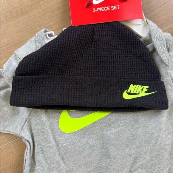Nike Grey Top with Black Bottoms & Neon Yellow Logo Infant Set - Picture 5 of 6